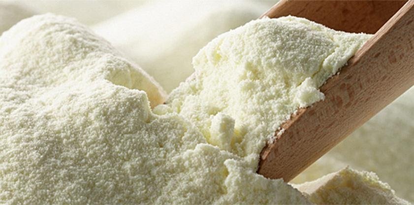 الجزائر تستقبل أول شحنة من الحليب المجفف الأوغندي.. شراكة اقتصادية جديدة في إطار التعاون الإفريقي