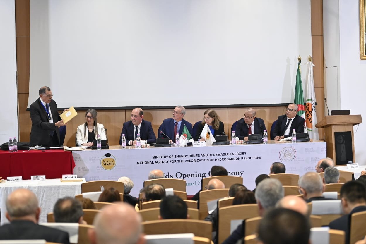 الجزائر تمنح 5 رخص جديدة لاستكشاف واستغلال المحروقات لشركات كبرى